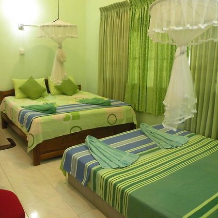 Henderson Airport Residence Negombo Extérieur photo