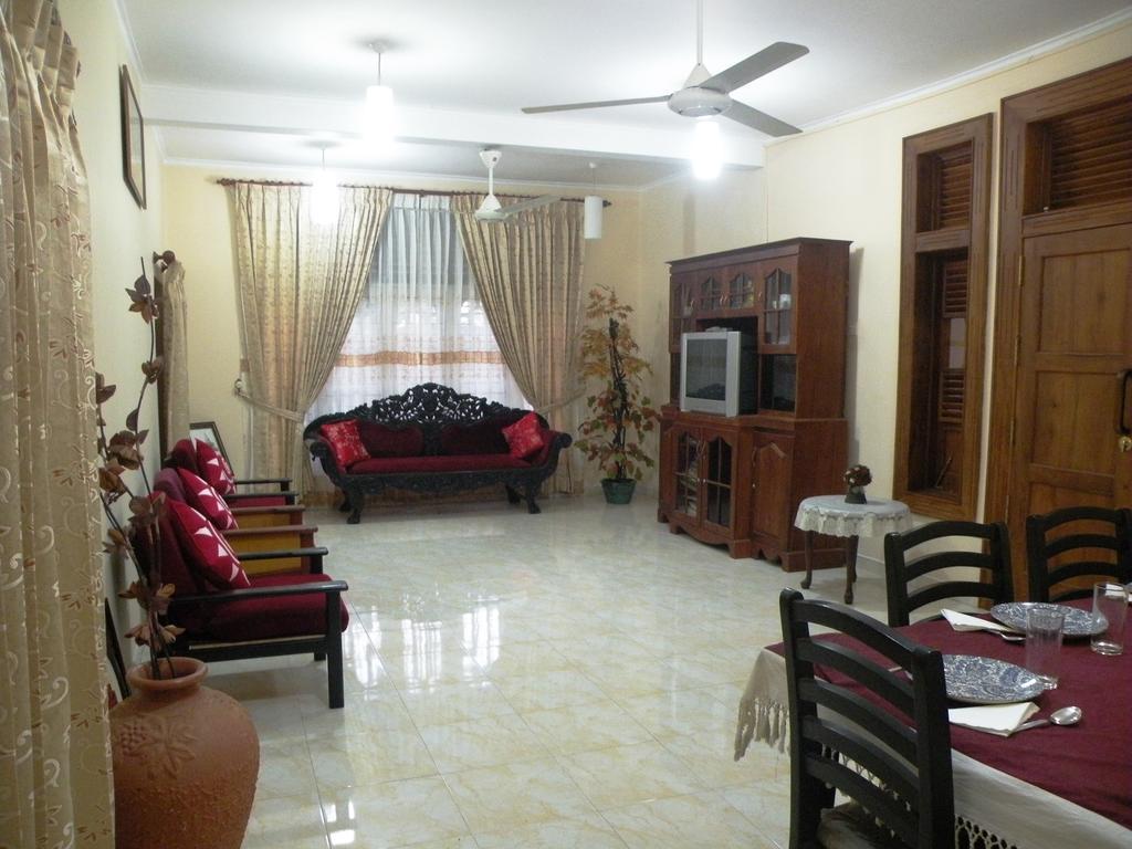 Henderson Airport Residence Negombo Extérieur photo