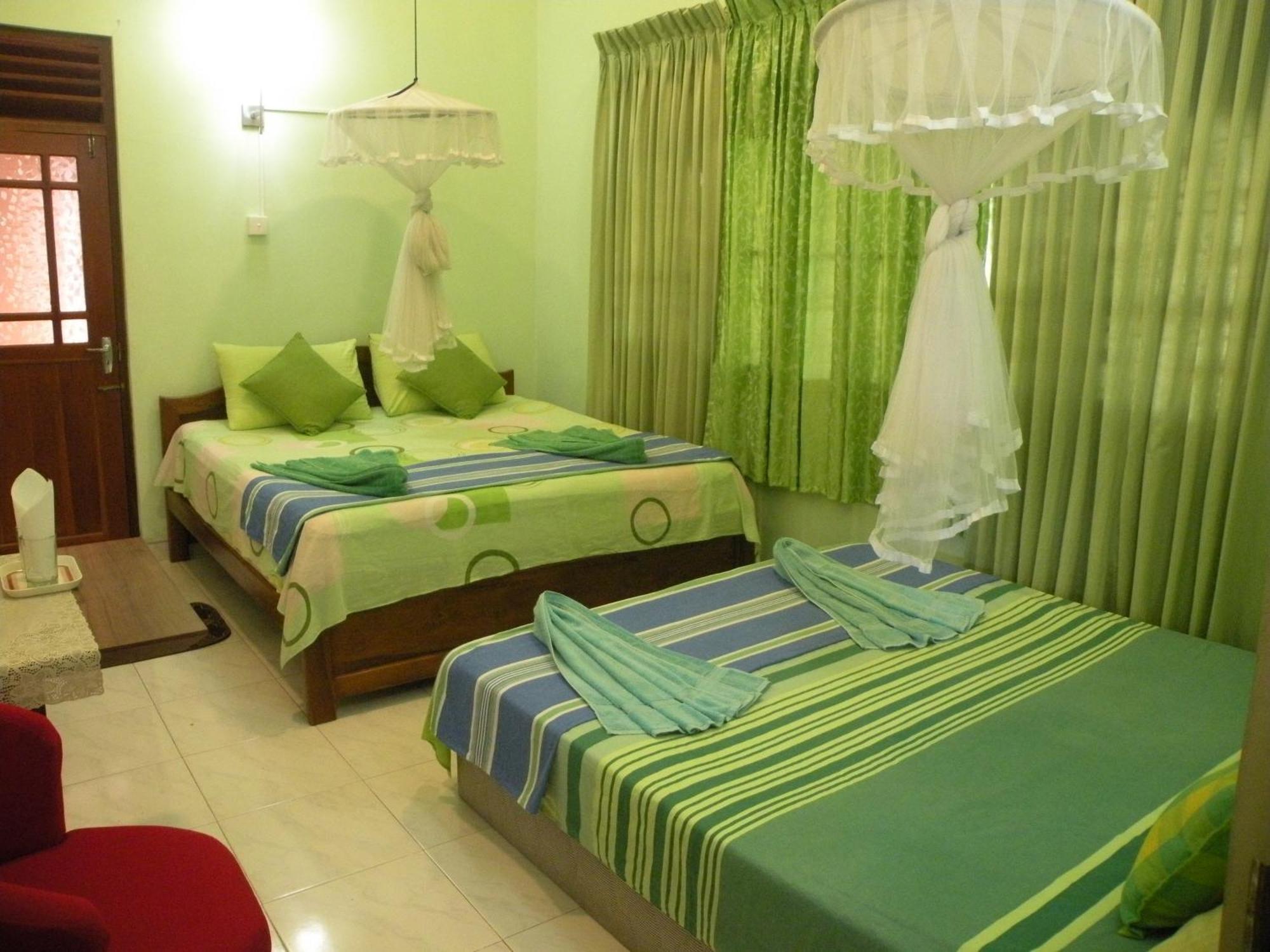 Henderson Airport Residence Negombo Extérieur photo