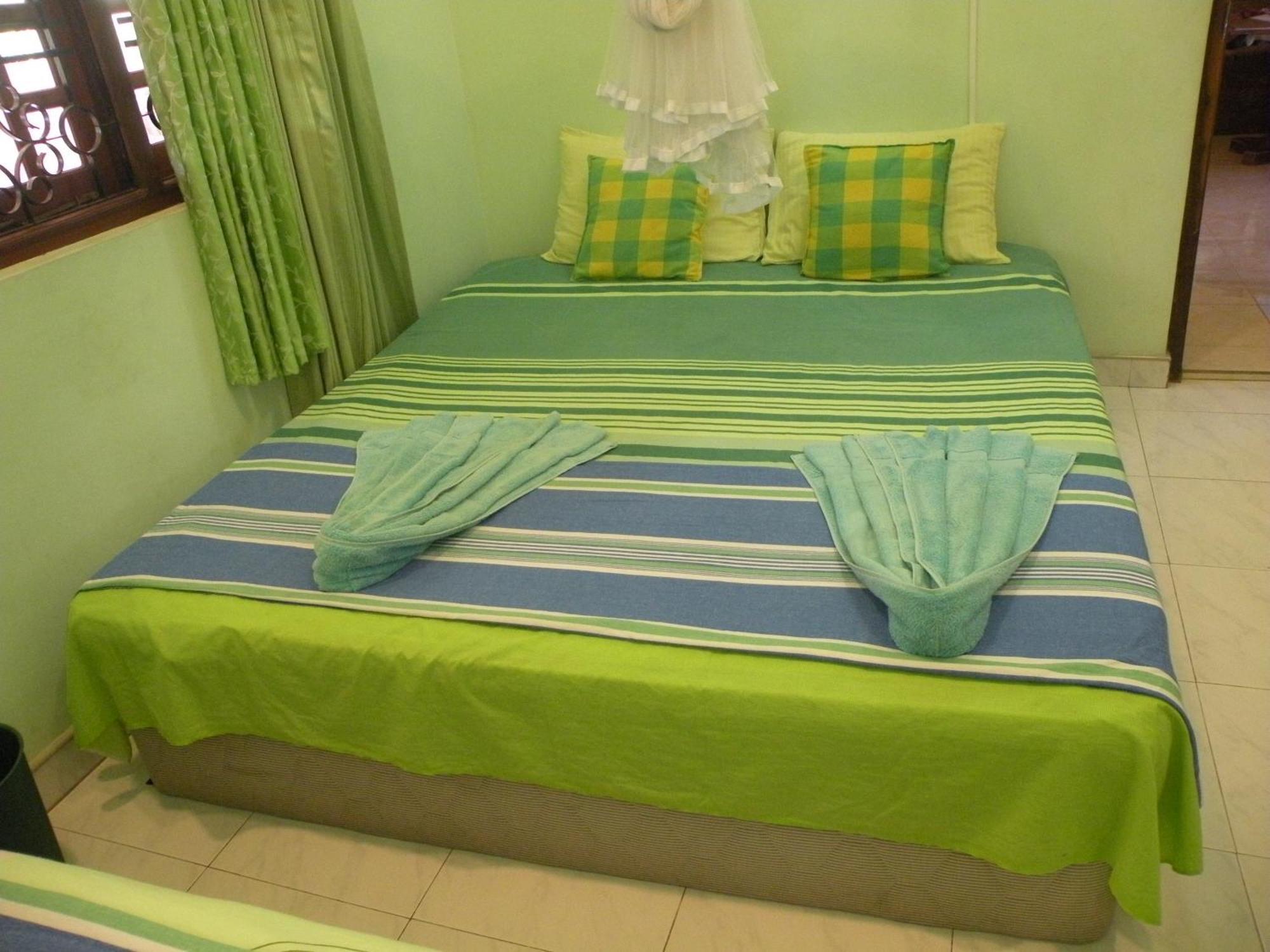 Henderson Airport Residence Negombo Extérieur photo