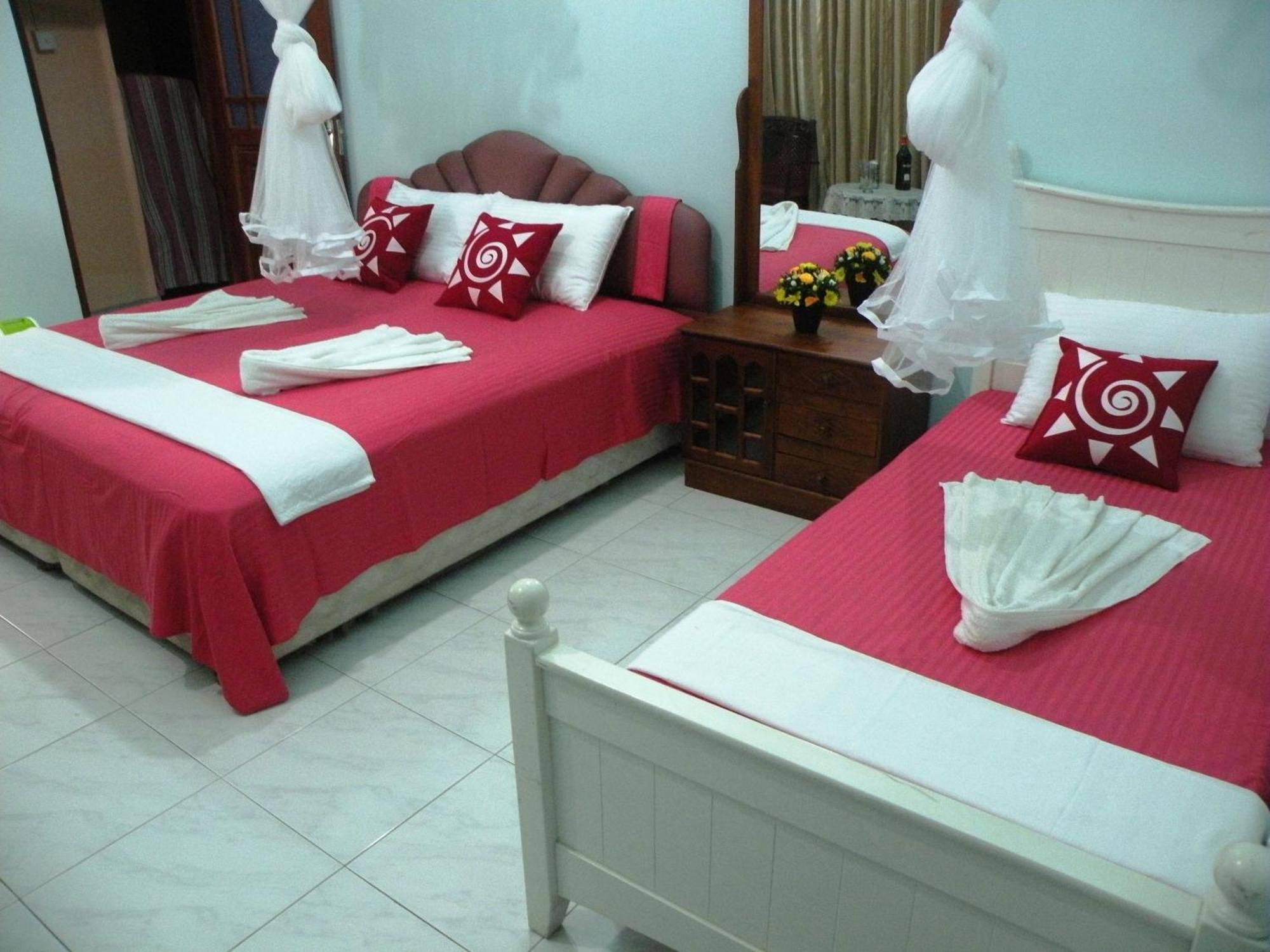 Henderson Airport Residence Negombo Chambre photo