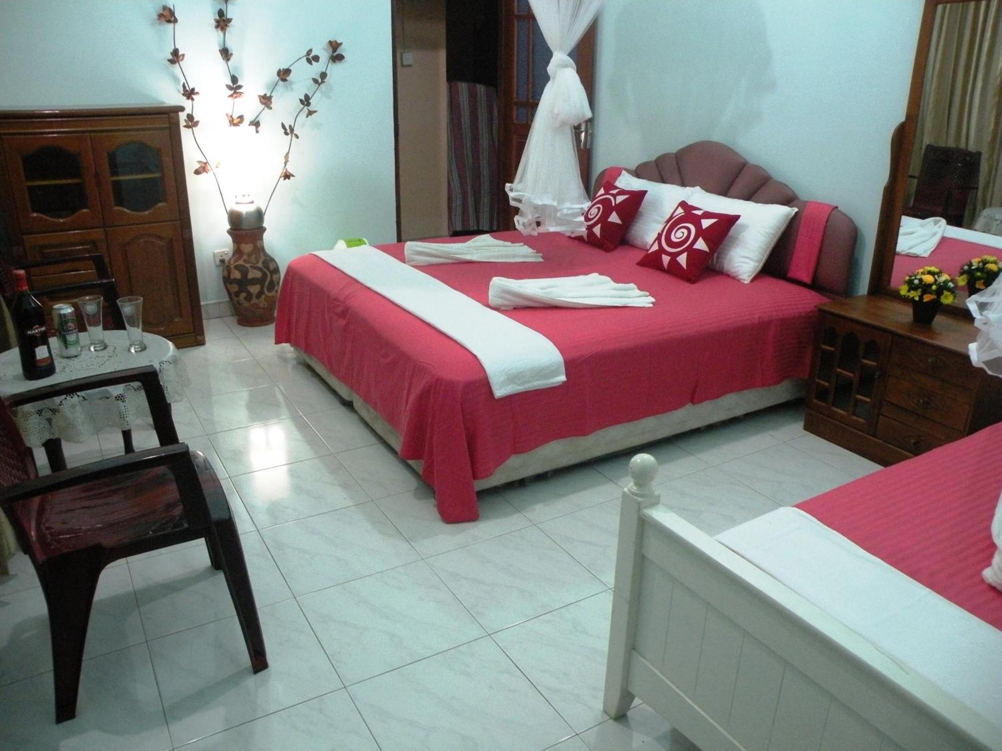 Henderson Airport Residence Negombo Chambre photo