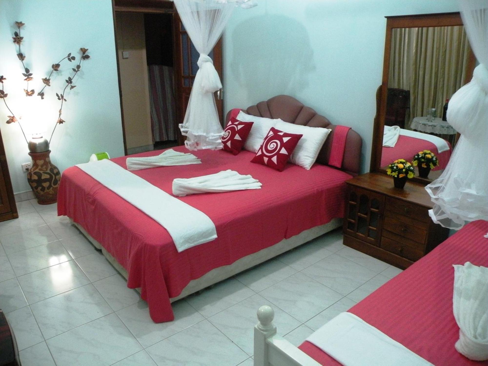 Henderson Airport Residence Negombo Chambre photo