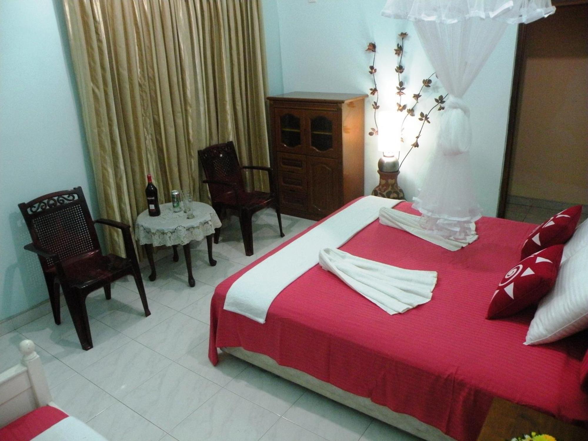 Henderson Airport Residence Negombo Chambre photo