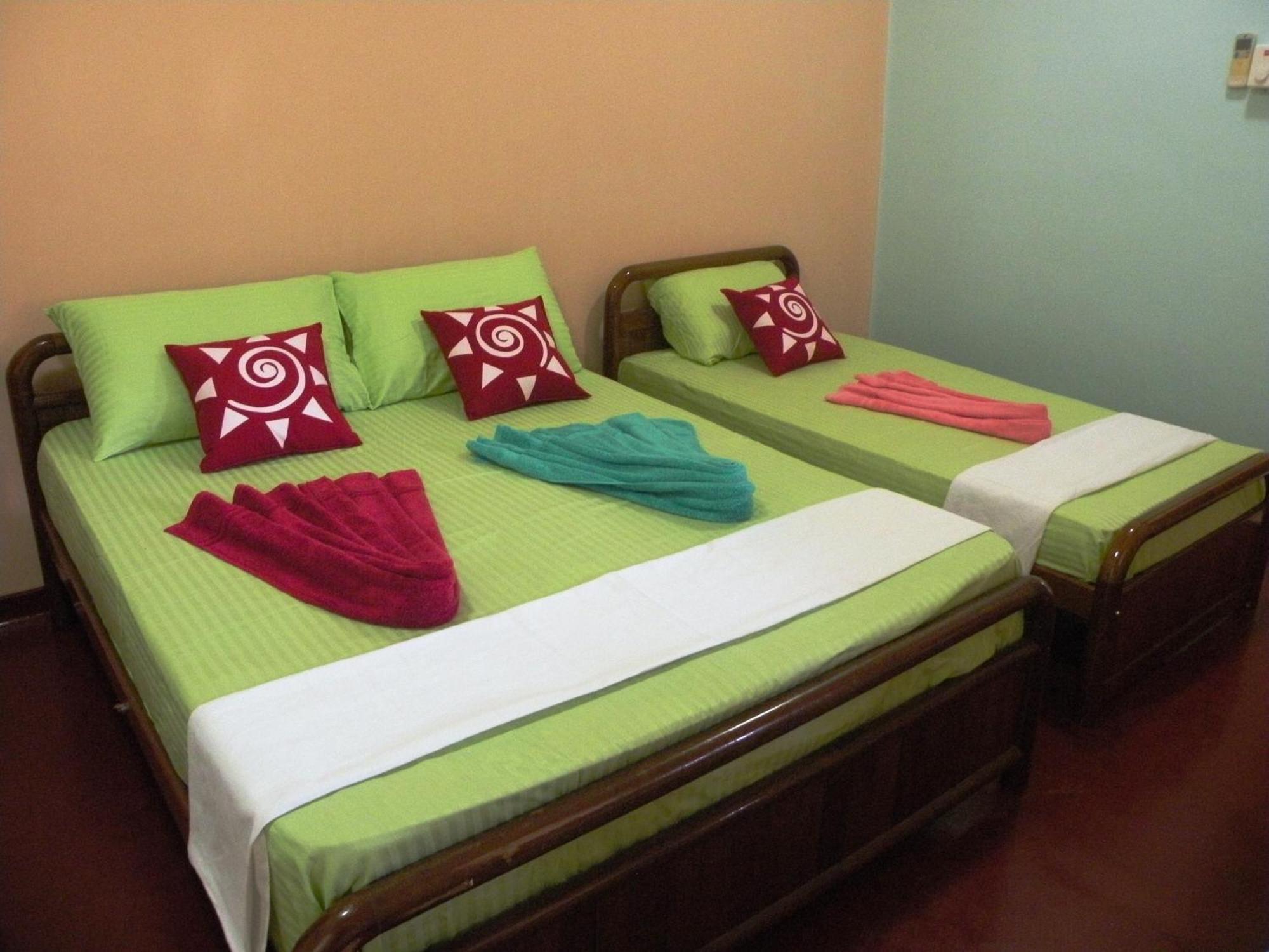Henderson Airport Residence Negombo Chambre photo