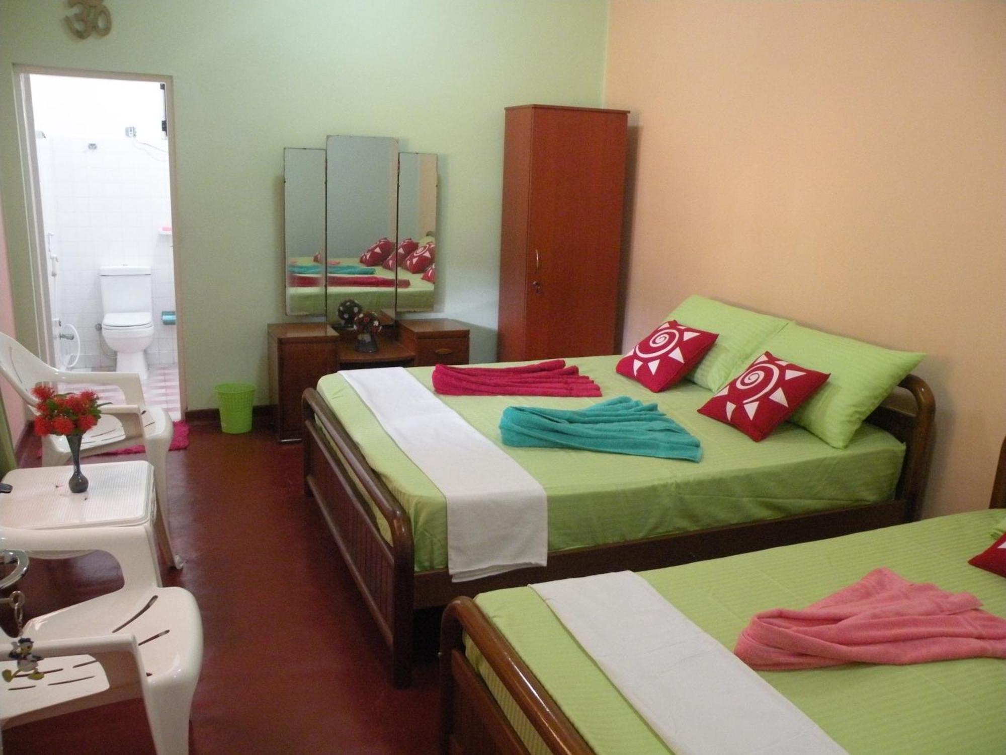 Henderson Airport Residence Negombo Chambre photo