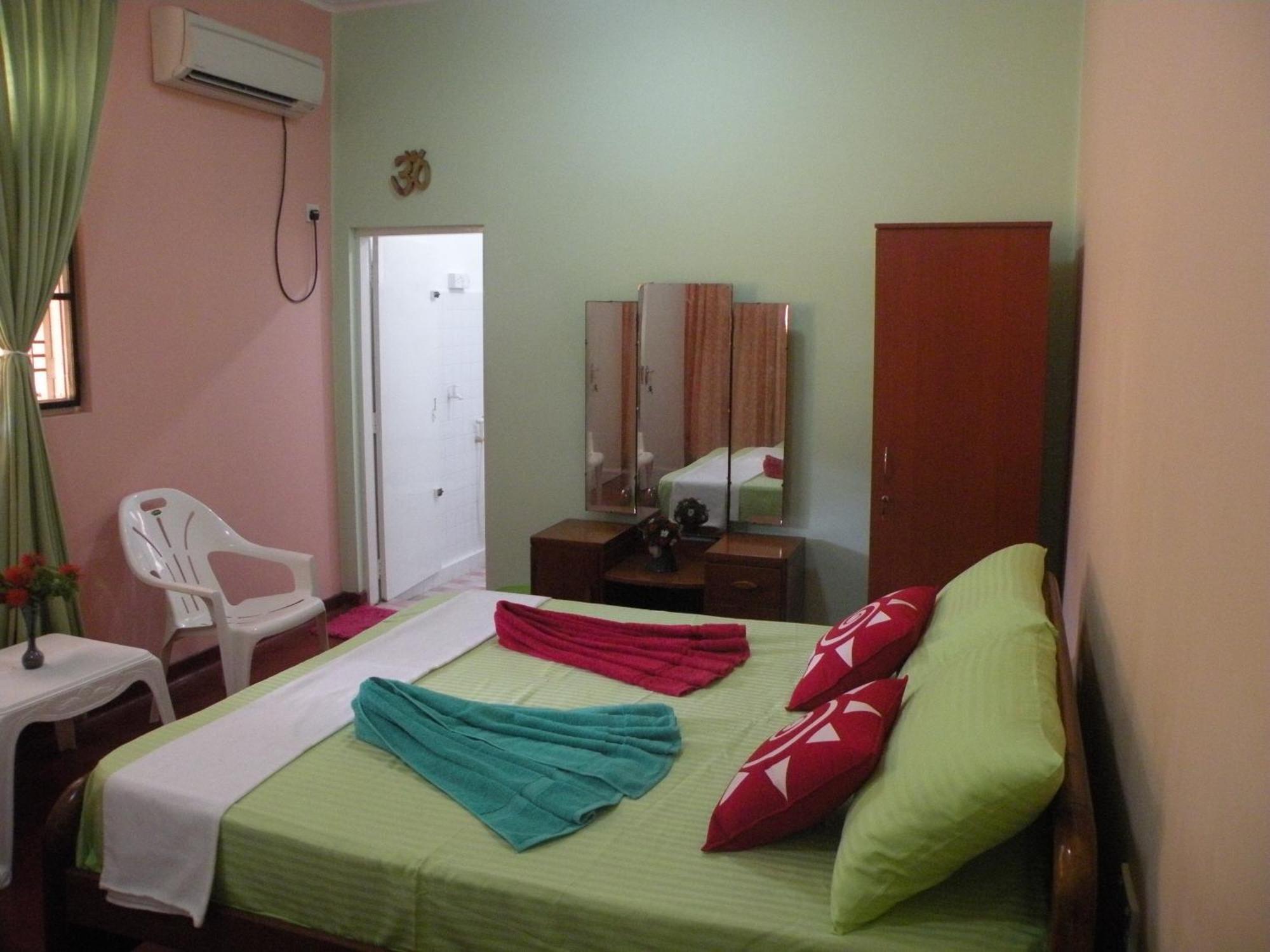 Henderson Airport Residence Negombo Chambre photo
