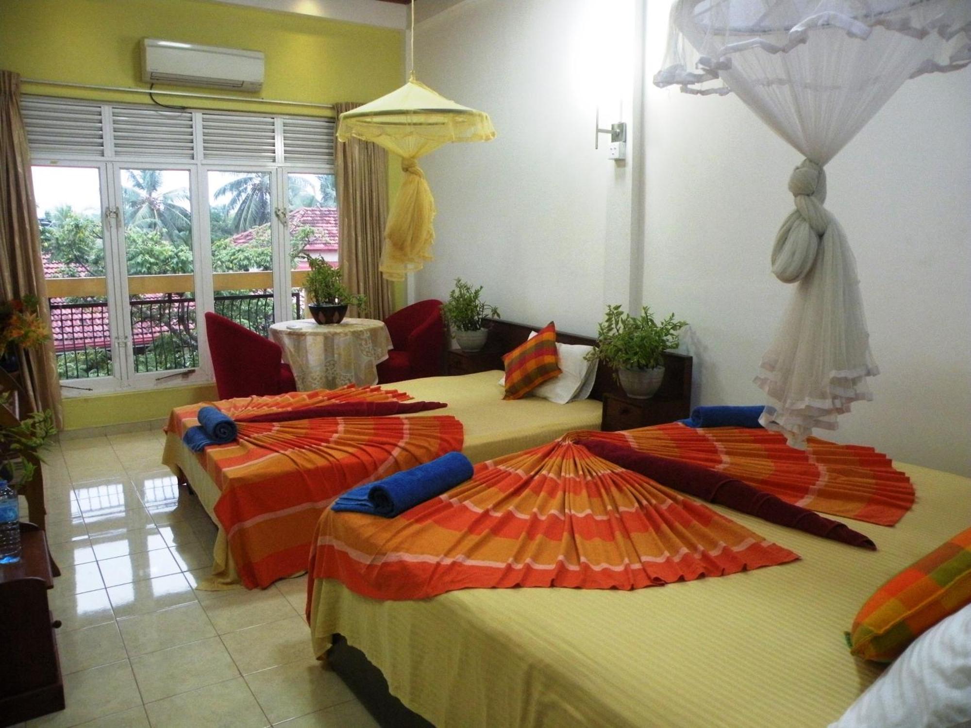 Henderson Airport Residence Negombo Chambre photo