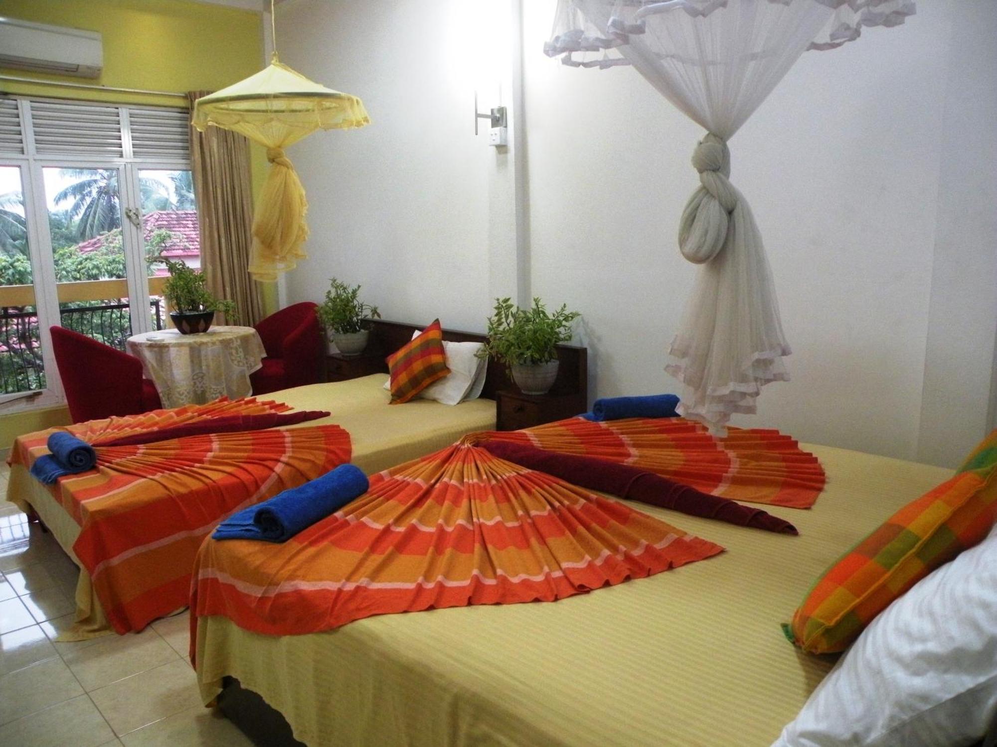 Henderson Airport Residence Negombo Chambre photo
