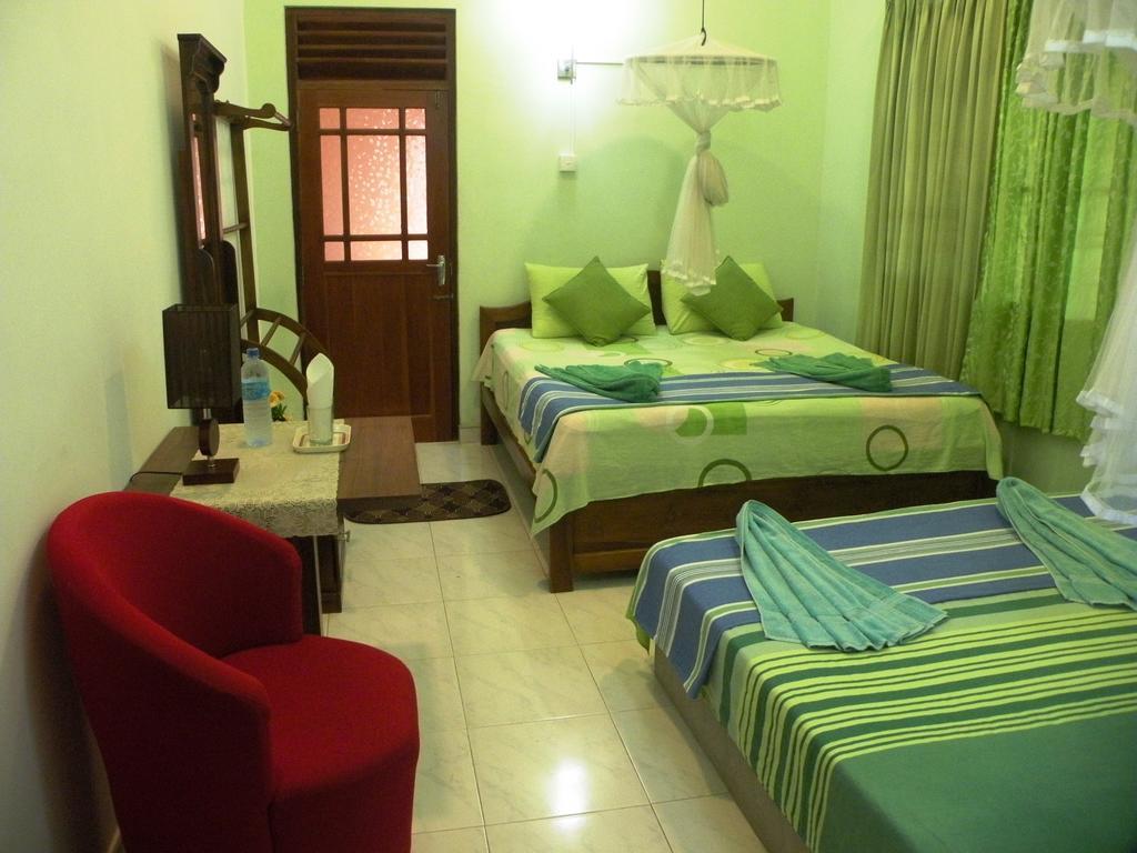 Henderson Airport Residence Negombo Extérieur photo