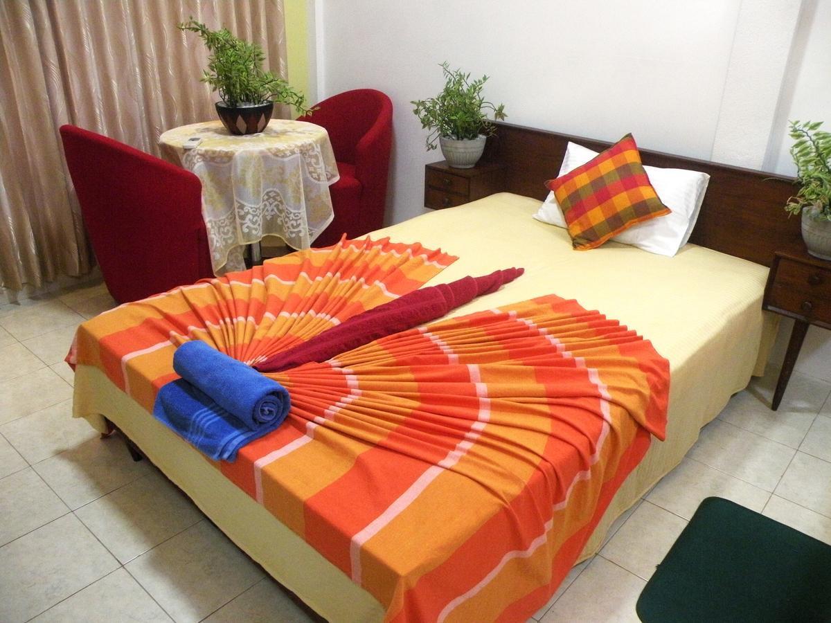 Henderson Airport Residence Negombo Extérieur photo
