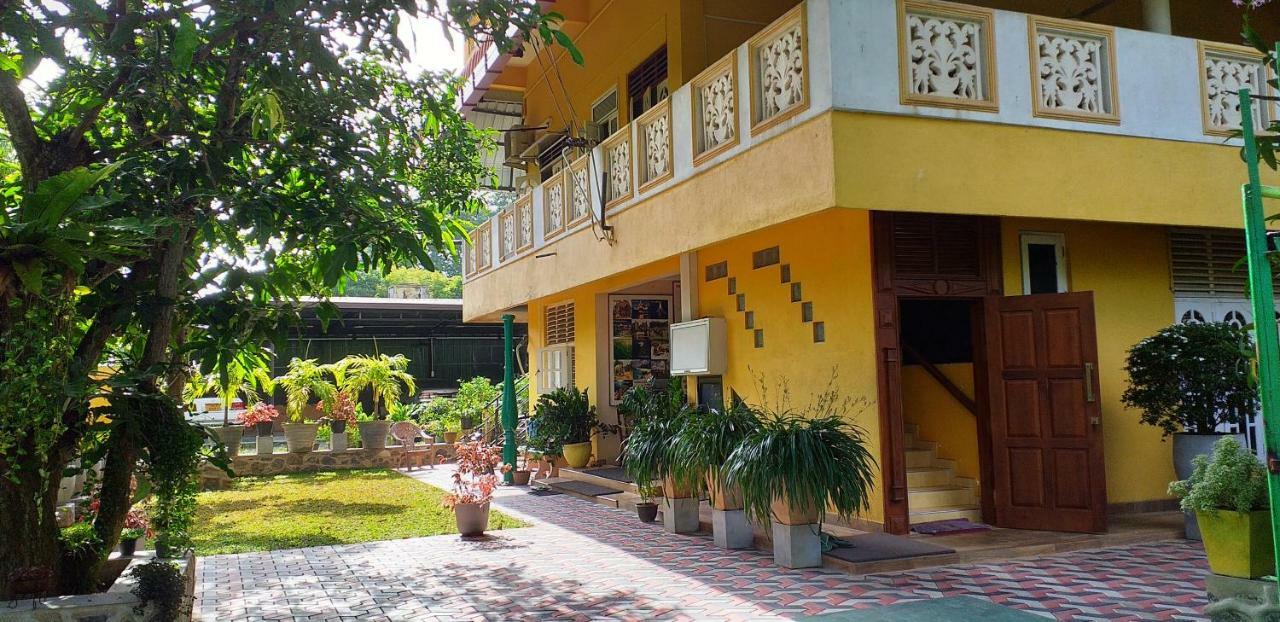 Henderson Airport Residence Negombo Extérieur photo