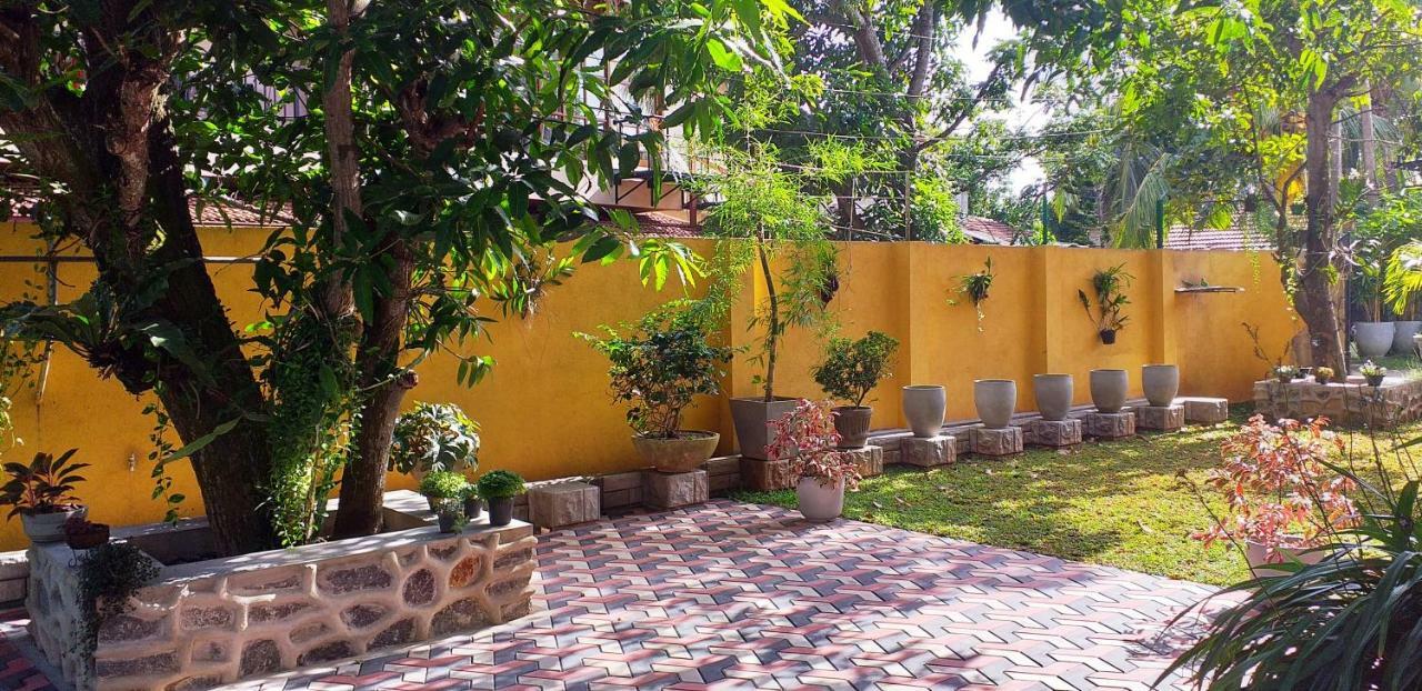 Henderson Airport Residence Negombo Extérieur photo