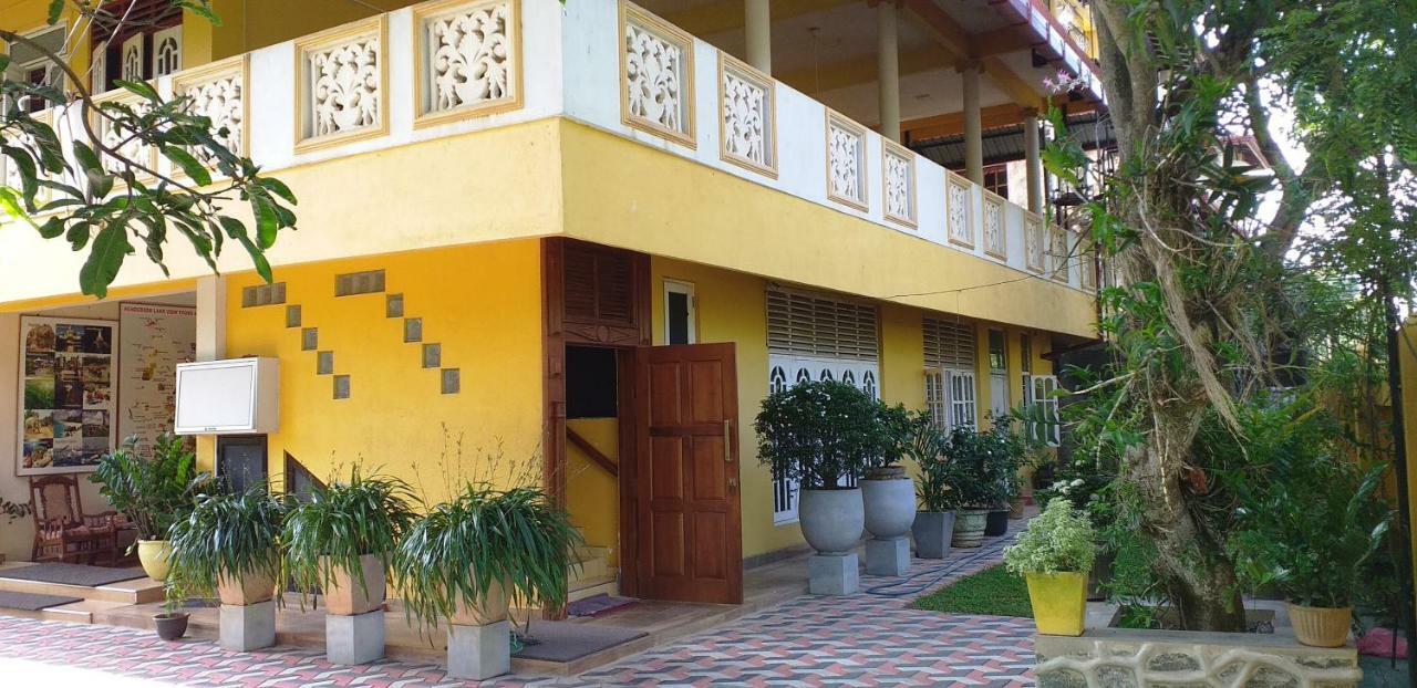 Henderson Airport Residence Negombo Extérieur photo