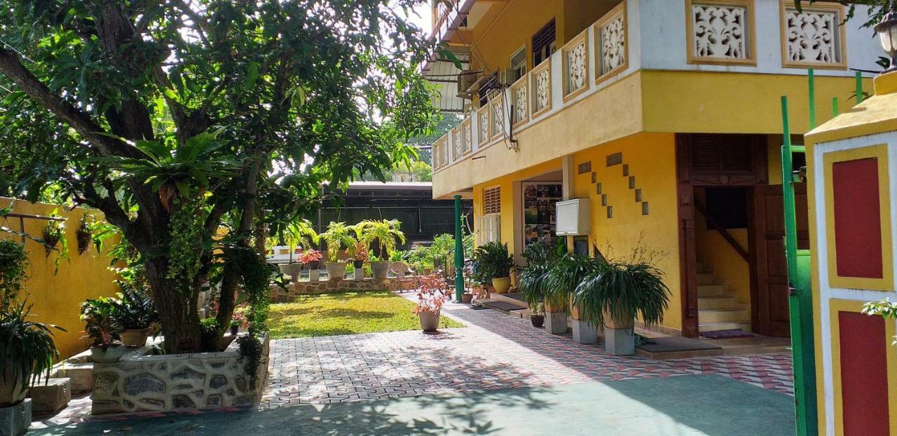 Henderson Airport Residence Negombo Extérieur photo